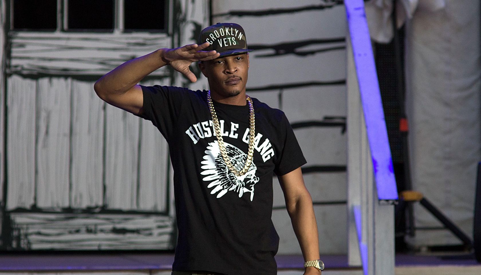 15 Of The Most Iconic Chains In Hip-Hop History (PHOTOS) - Philly's R&B ...