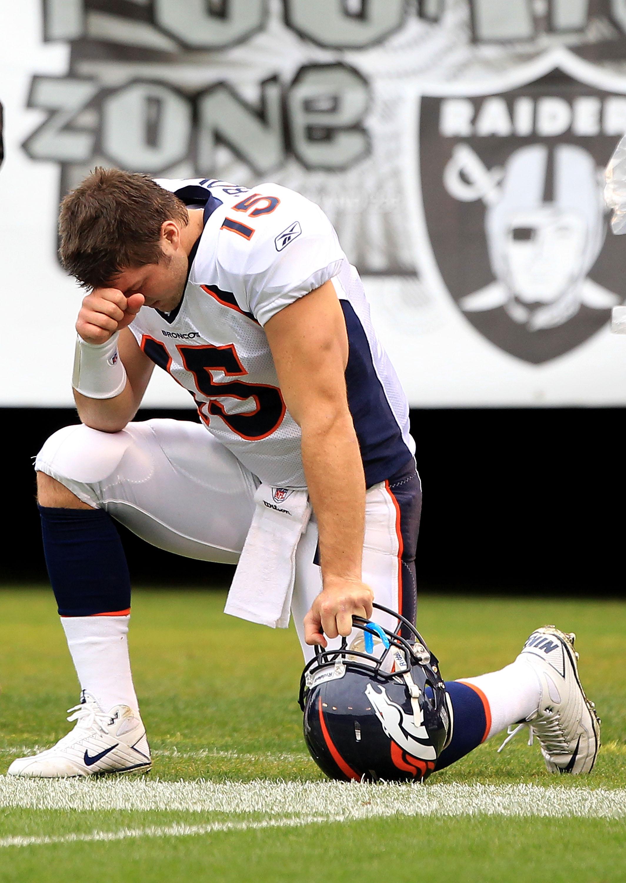 Denver Broncos v Oakland Raiders