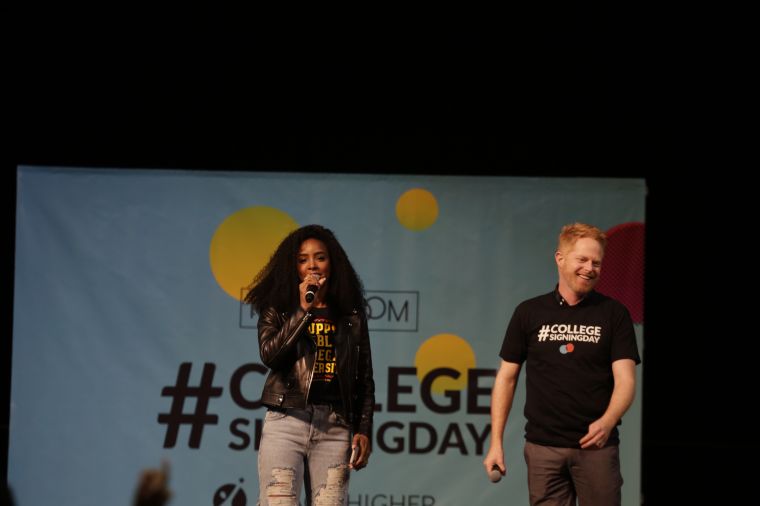 Kelly Rowland + Jesse Tyler Ferguson