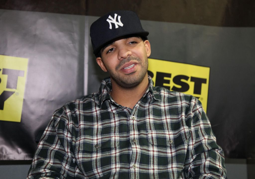 Drake's Visits Harlem Best Buy