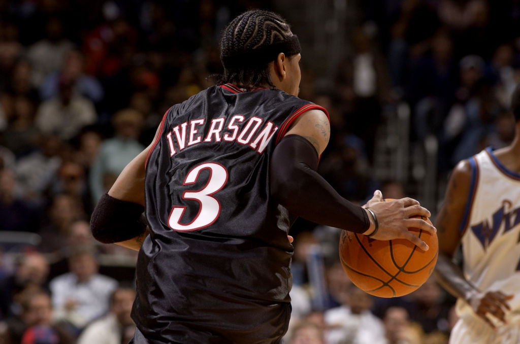 Allen Iverson in Action Philadelphia 76ers 8 x 10 Basketball Photo