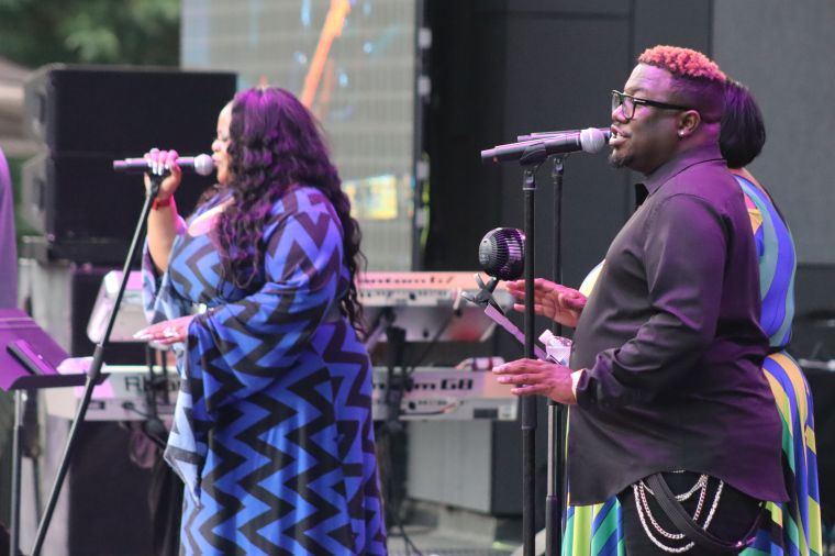 Maysa performing at the Dell Music Center
