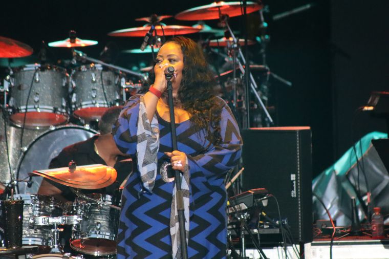 Maysa performing at the Dell Music Center