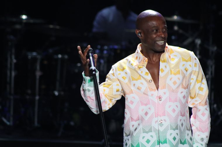 Kem performing at the Dell Music Center