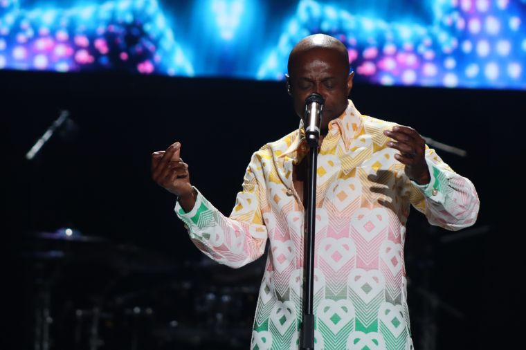 Kem performing at the Dell Music Center