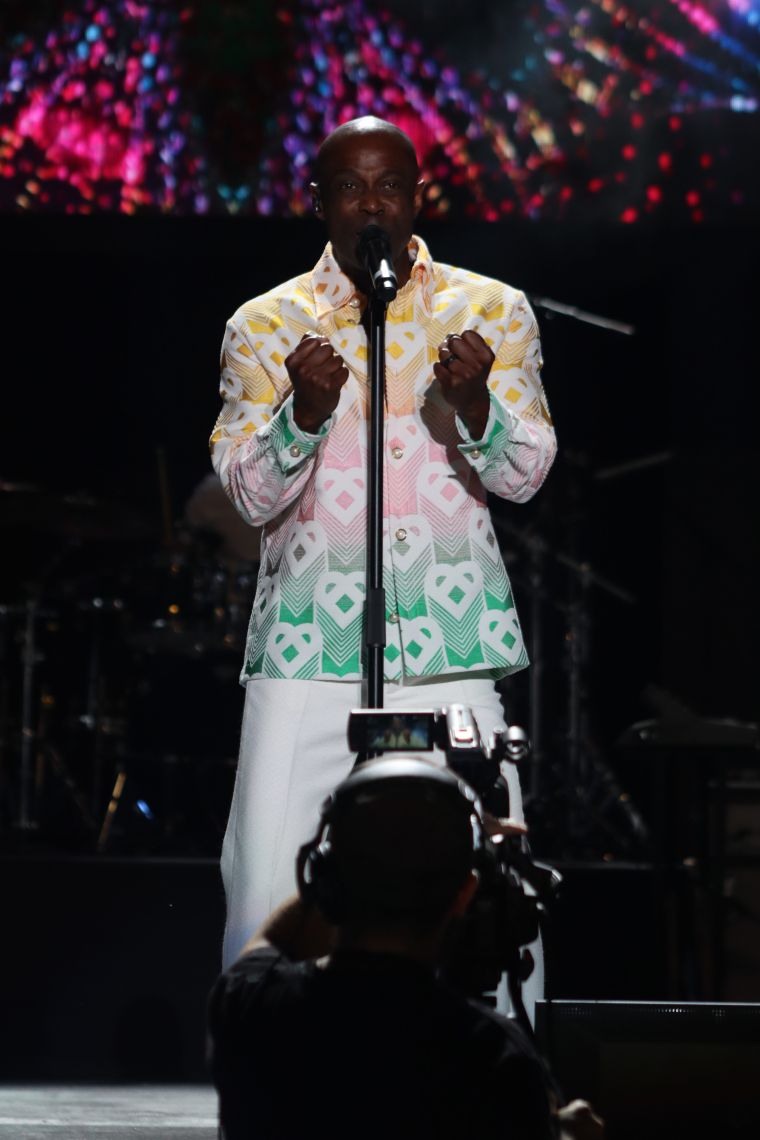 Kem performing at the Dell Music Center