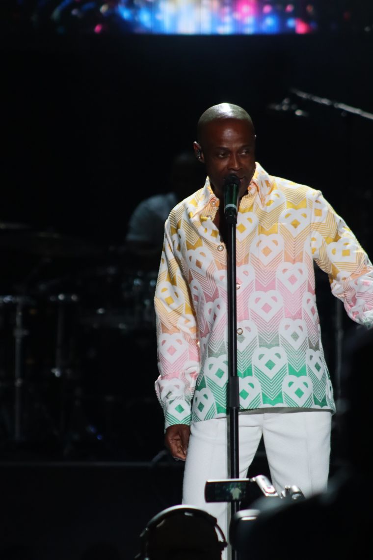 Kem performing at the Dell Music Center