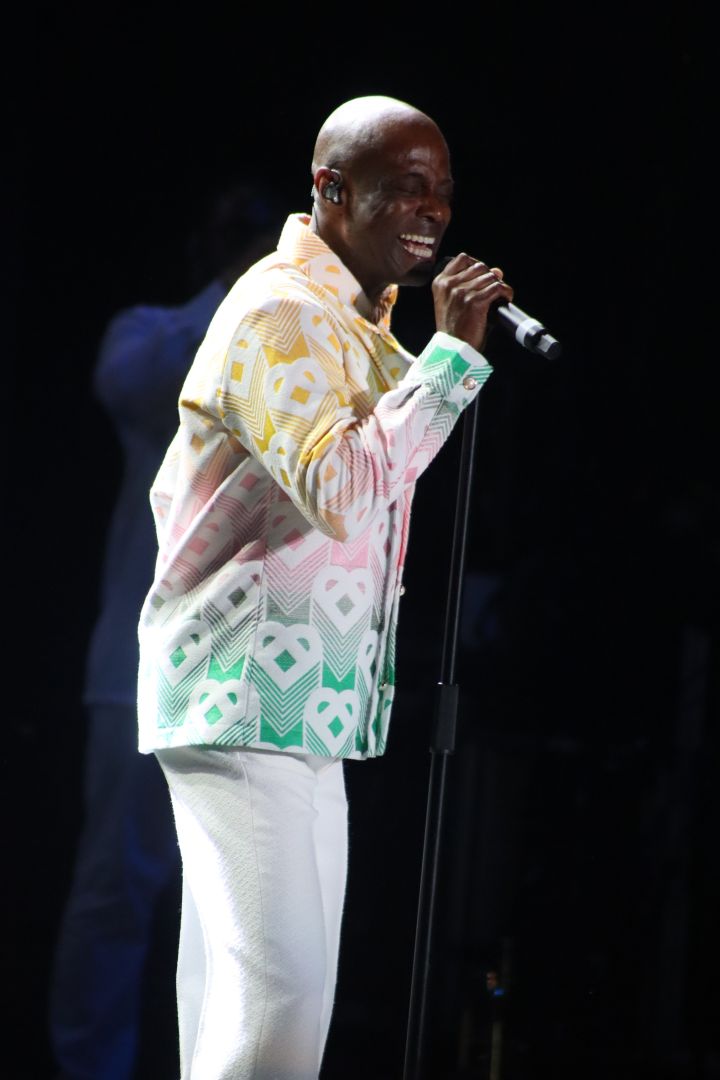 Kem performing at the Dell Music Center
