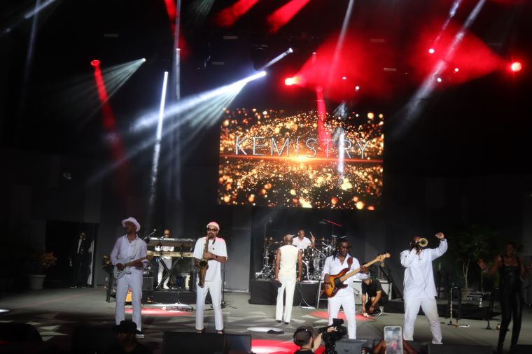 Kem performing at the Dell Music Center