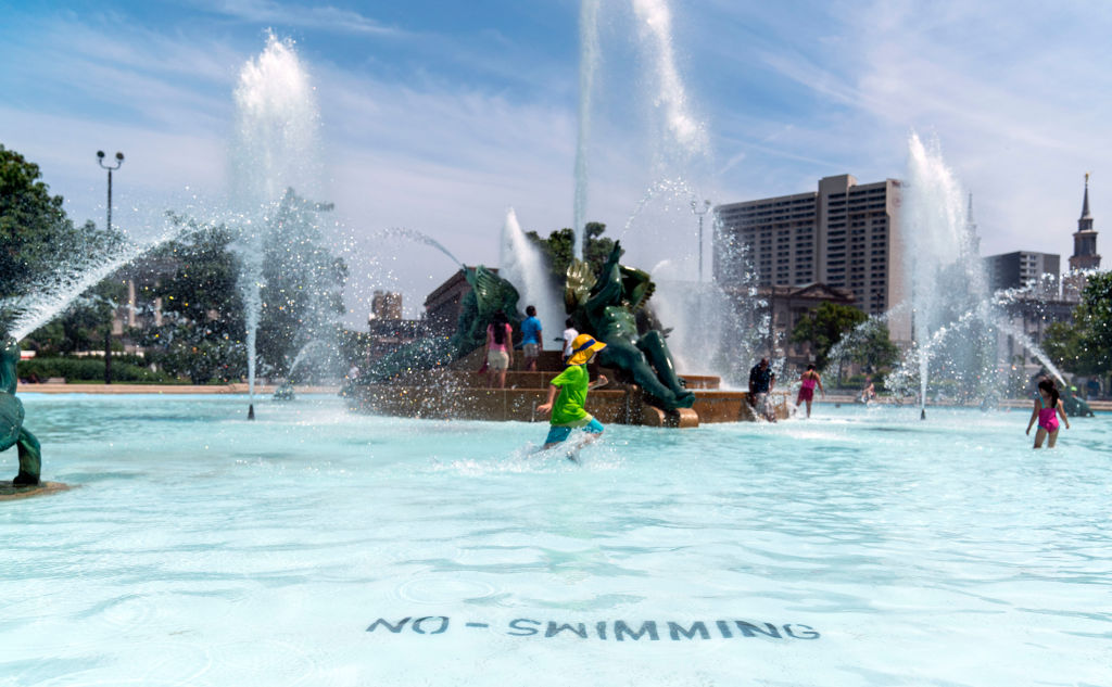 Philadelphia Swelters Amid East Coast Heatwave