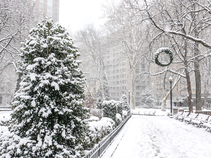 Snowy winter in center city Philadelphia. Rittenhouse square park