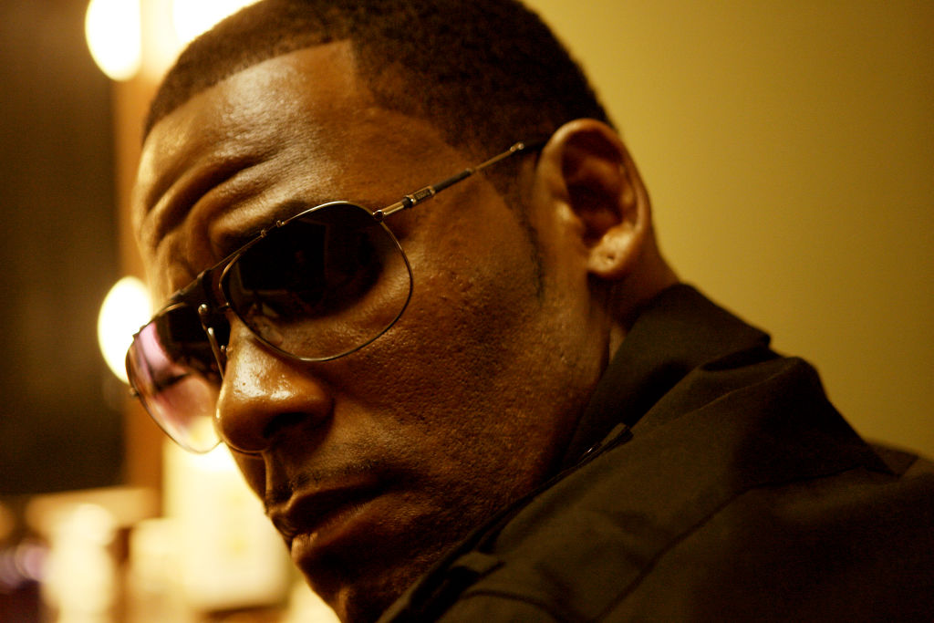 R. Kelly Video "Skin"