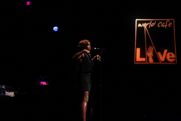 Rosa Regale Presents The "Wonderful Life" Intimate Performance Series Featuring Estelle