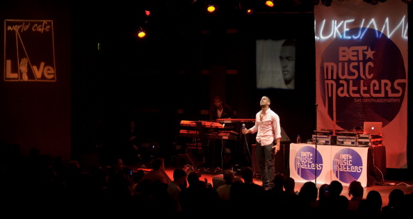 Estelle In Concert