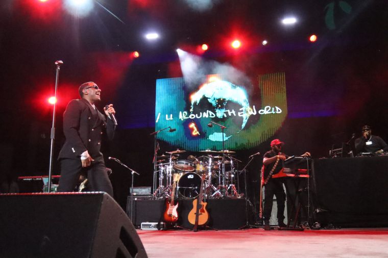 Dell Music Center Show 8-29: No Question, Lloyd, Xscpae