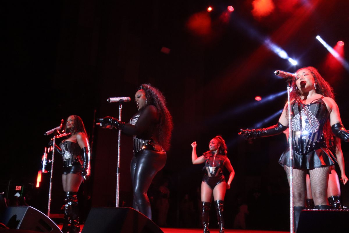 Dell Music Center Show 8-29: No Question, Lloyd, Xscpae