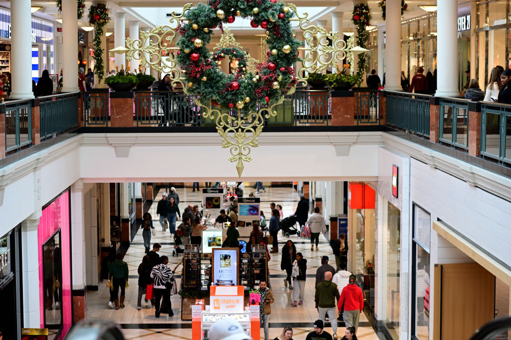 Americans Head To The Mall For Holiday Shopping