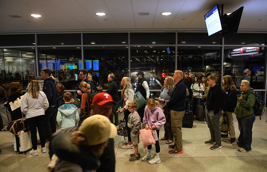 Trump Sends ICE Agents To Airports and signs executive order to pay TSA