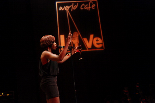 Rosa Regale Presents The "Wonderful Life" Intimate Performance Series Featuring Estelle