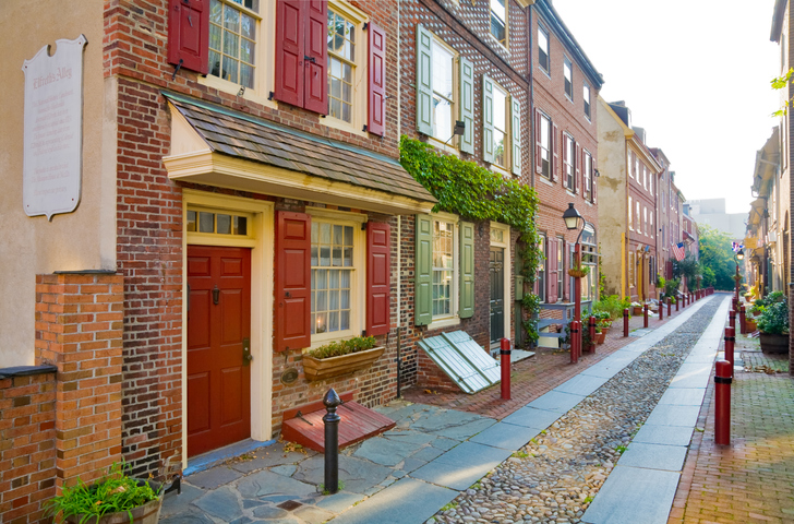 Elfreth's Alley in historic Philadelphia, Pennsylvania