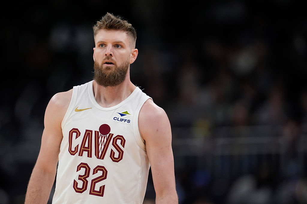 Cleveland Cavaliers v Milwaukee Bucks