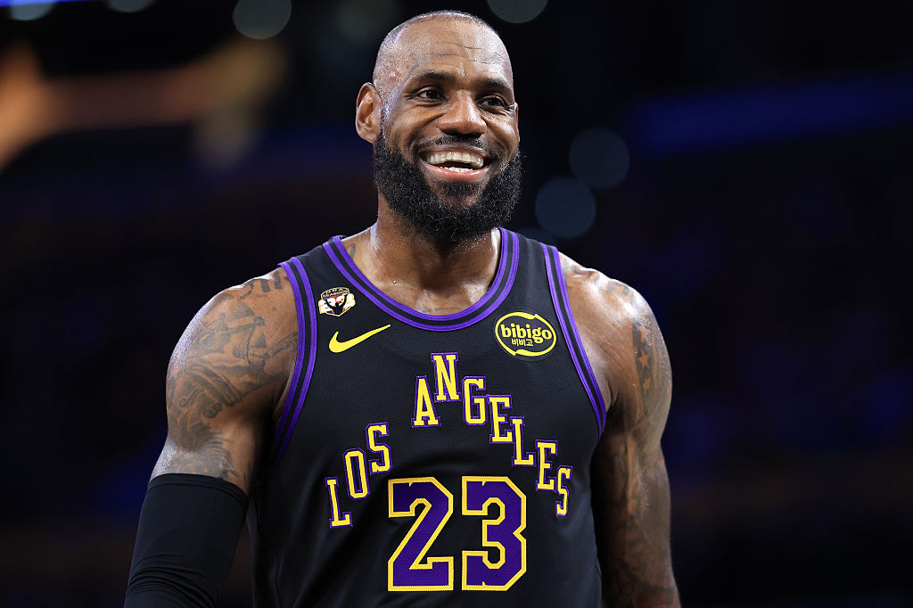 REPORT: LeBron James Signs with the Philadelphia 76ers