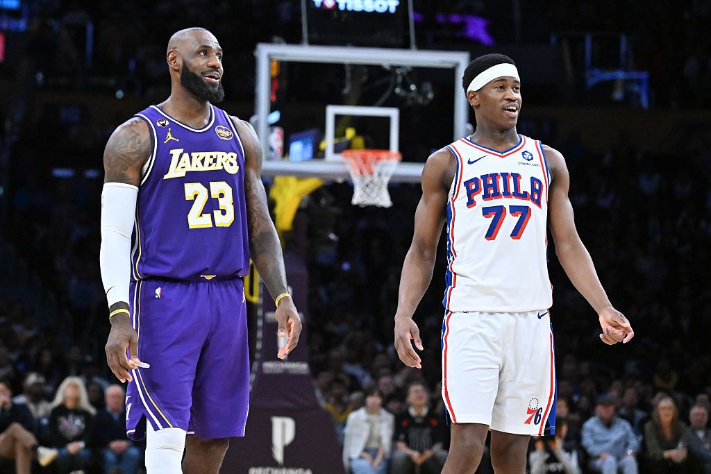 Philadelphia 76ers v Los Angeles Lakers
