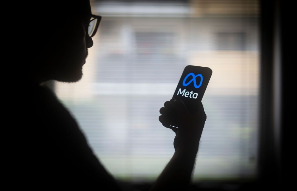 Online Media Illustration Photos